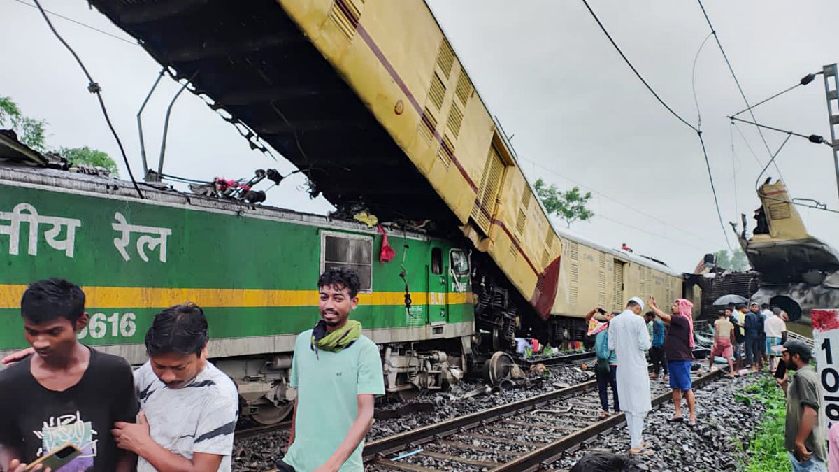 West Bengal Train Accident: 9 Killed, Centre Announces Rs 10L Ex-Gratia ...